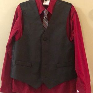 VanHeusen dress shirt/vest/tie and pants set